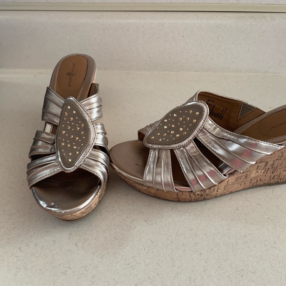 Gold wedges